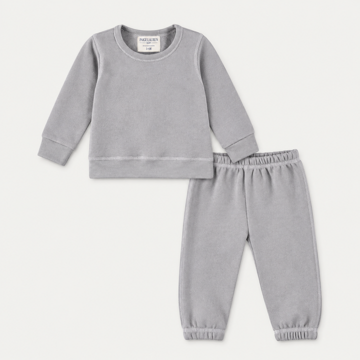 PAIGELAUREN Fleece Sweatshirt and Sweatpant Set in Gray